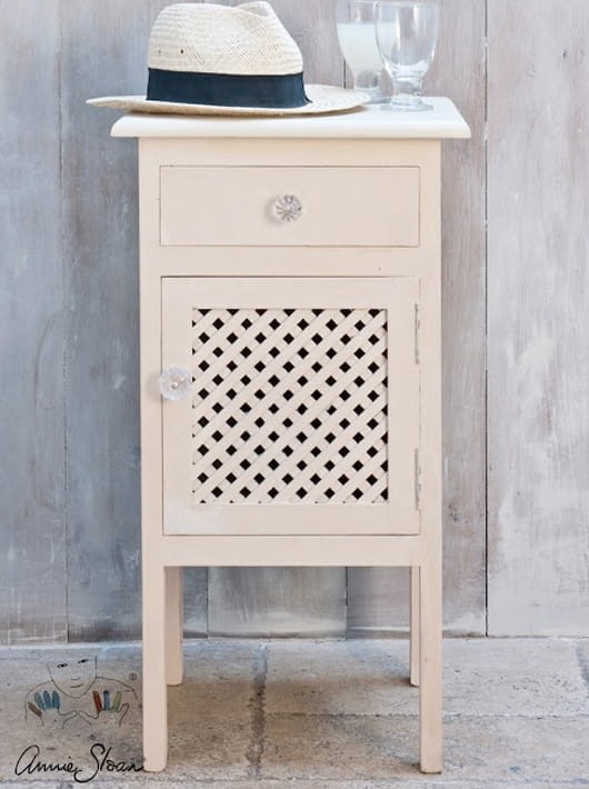 Komoda w stylu prowansalskim malowana Old Ochre